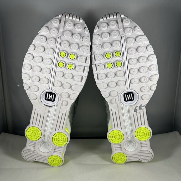 NEW Nike Shox R4 Shoes White Metallic Silver Volt AR3565-102 Women's Size 9 - Picture 8 of 9
